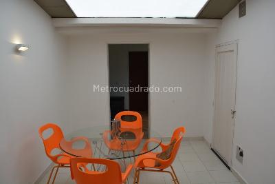 Casa de 5 alcobas en venta en Alhambra, Bogotá, 315 m² · foto 2 de 11