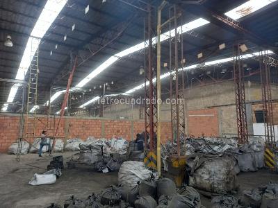 Local comercial, 1000 m²