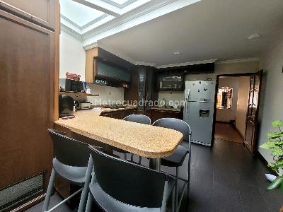 Casa de 4 alcobas en venta en Santa Ana Occidental, Bogotá, 139 m² · foto 8 de 9