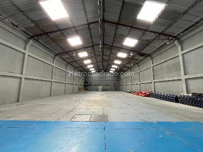 Warehouse for rent in TOBERIN ORQUIDEAS, Bogotá