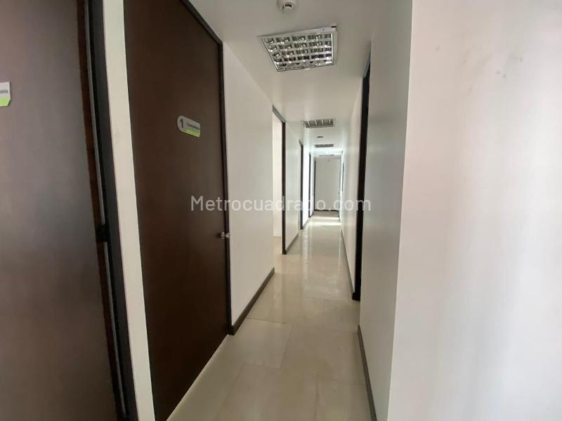 Edificio de Oficinas en Arriendo, ILARCO, Bogotá D.C. - Mehr