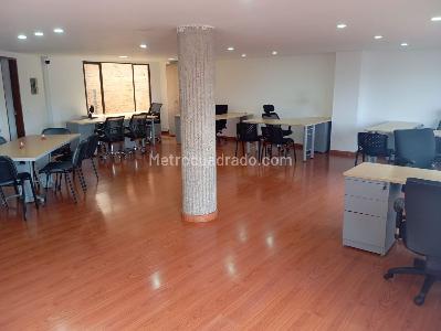 Office for rent in SANTA BARABARA, Bogotá