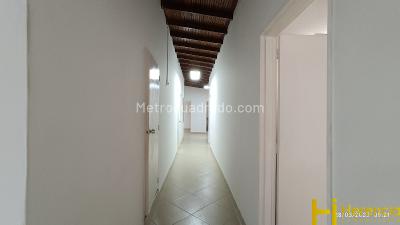 Casa de 3 alcobas en arriendo en Suramericana, Medellín, 200 m² · foto 4 de 20