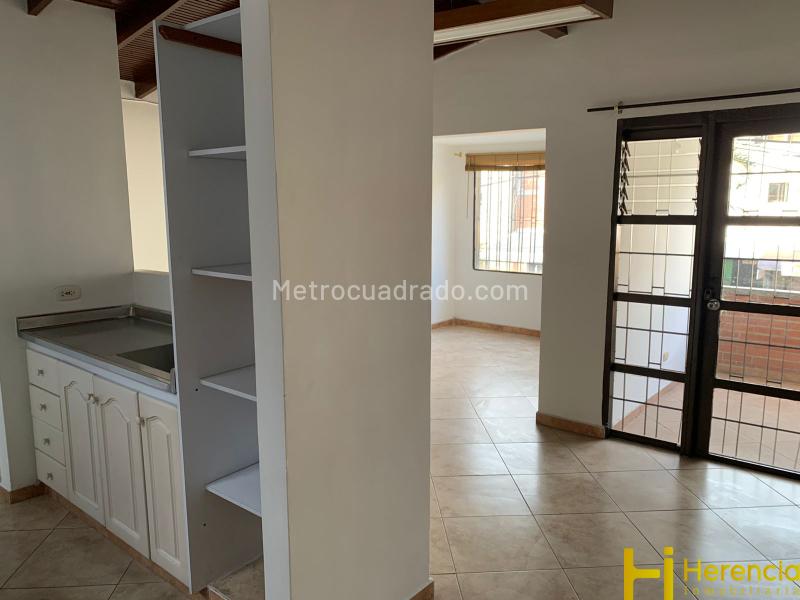 Beautiful 2BR Apartment in Suramericana - 2