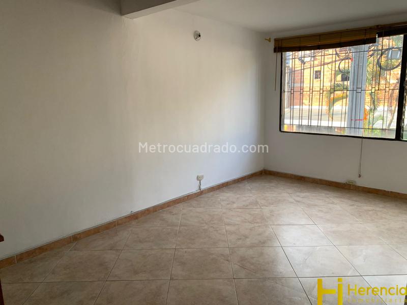 Beautiful 2BR Apartment in Suramericana - 3