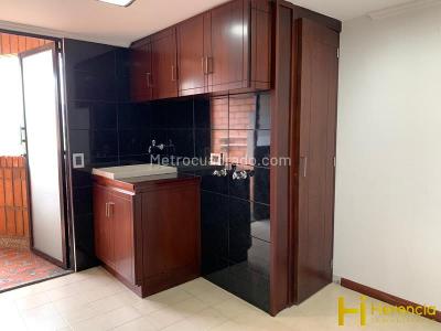 Apartamento de 2 alcobas en arriendo en Carlos E, Medellín, 85 m² · foto 5 de 11