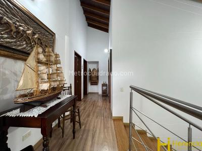 Casa de 5 alcobas en venta en La Doctora, Sabaneta, 1200 m² · foto 18 de 20