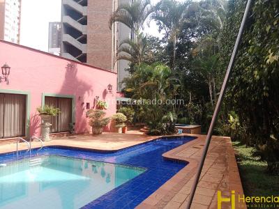 Casa de 4 alcobas en venta en El Poblado, Medellín, 450 m² · foto 5 de 20