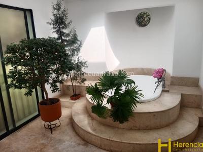 Casa de 4 alcobas en venta en El Poblado, Medellín, 450 m² · foto 9 de 20