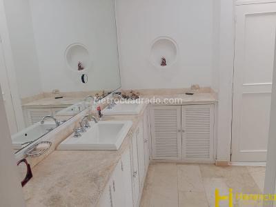 Casa de 4 alcobas en venta en El Poblado, Medellín, 450 m² · foto 13 de 20