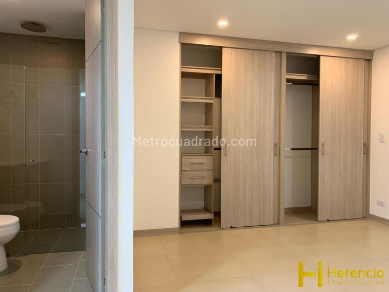 Charming 2BR Apartment near UPB - 4