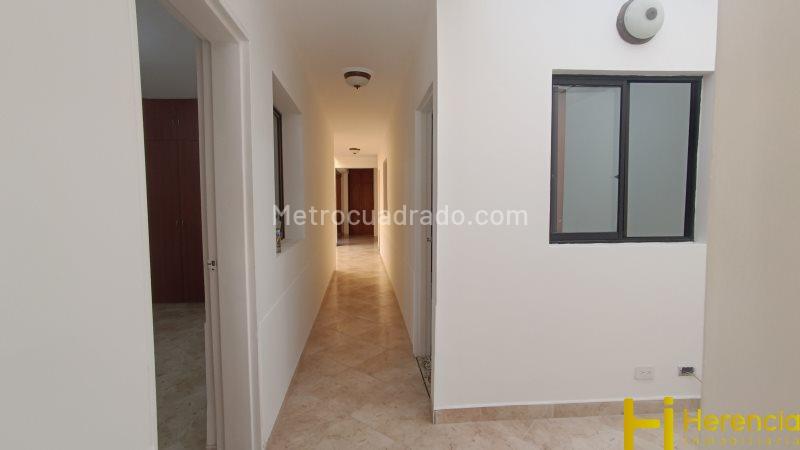 Versatile 4BR House in La Floresta - 2