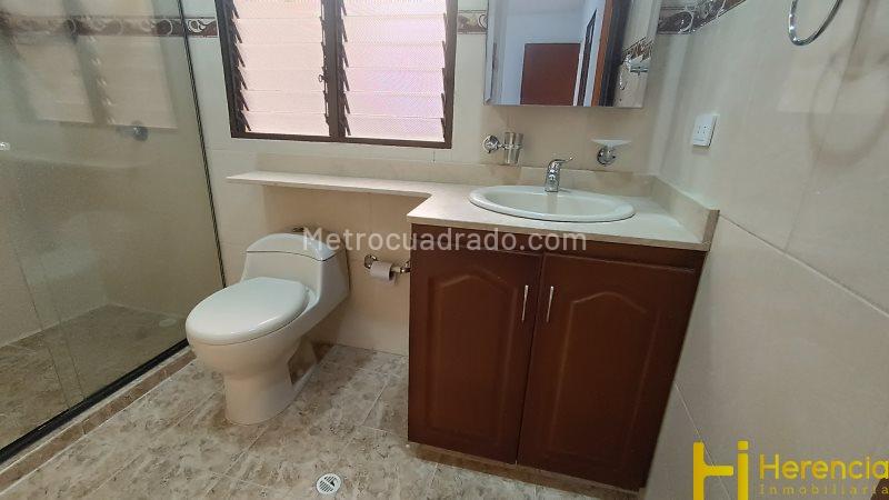 Versatile 4BR House in La Floresta - 8
