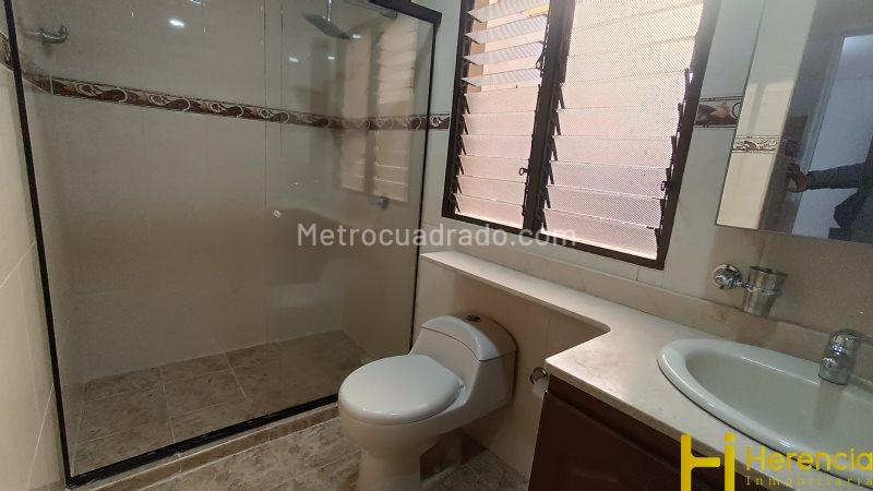 Versatile 4BR House in La Floresta - 9