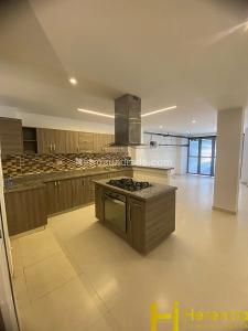 Apartamento de 4 alcobas en venta en Los Colores, Medellín, 130 m² · foto 4 de 20