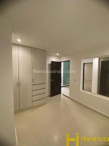 Apartamento de 4 alcobas en venta en Los Colores, Medellín, 130 m² · foto 7 de 20