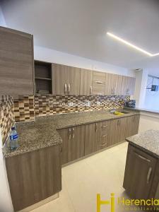 Apartamento de 4 alcobas en venta en Los Colores, Medellín, 130 m² · foto 8 de 20