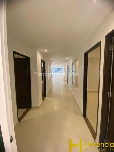 Apartamento de 4 alcobas en venta en Los Colores, Medellín, 130 m² · foto 10 de 20
