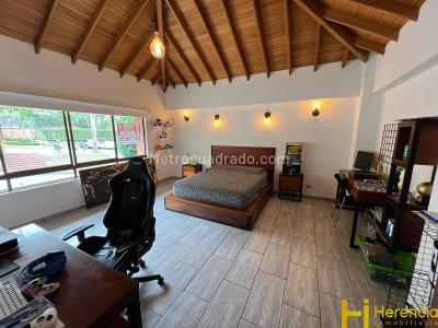 Casa de 4 alcobas en arriendo en Los Balsos Nro 2, Medellín, 378 m² · foto 3 de 20