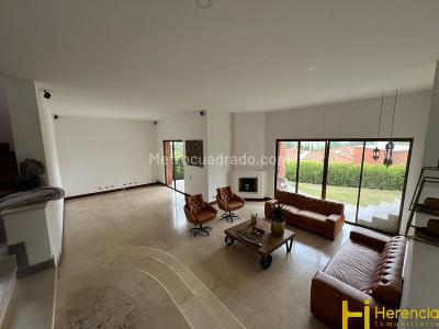 Casa de 4 alcobas en arriendo en Los Balsos Nro 2, Medellín, 378 m² · foto 15 de 20