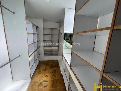 Apartamento en venta en El Poblado, Medellín · foto 8 de 20