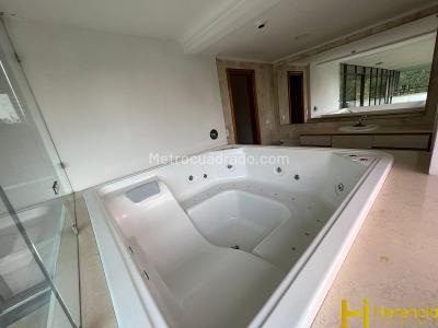 Apartamento en venta en El Poblado, Medellín · foto 16 de 20