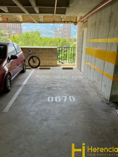 Bright 2BR Apartment with Balcony in Machado - 5