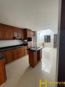 Casa en venta en Belen, Medellín · foto 2 de 20