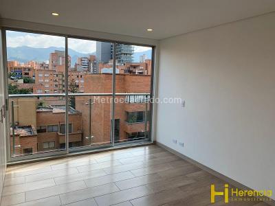 Apartamento en arriendo en Laureles, Medellín · foto 3 de 12