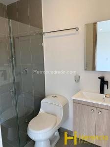Apartamento en arriendo en Laureles, Medellín · foto 6 de 12