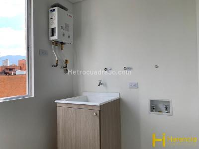 Apartamento en arriendo en Laureles, Medellín · foto 9 de 12