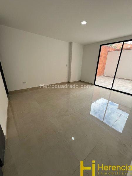 Beautiful 2BR Apartment with Terrace in La Castellana - 7