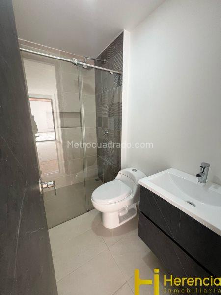 Beautiful 2BR Apartment with Terrace in La Castellana - 8