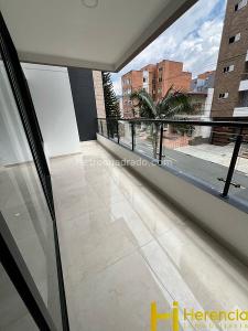 Apartamento de 2 alcobas en venta en La Castellana, Medellín, 196 m² · foto 3 de 12