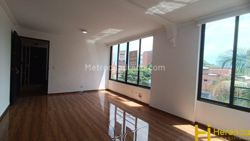 Spacious 3BR Apartment in La Floresta - 2