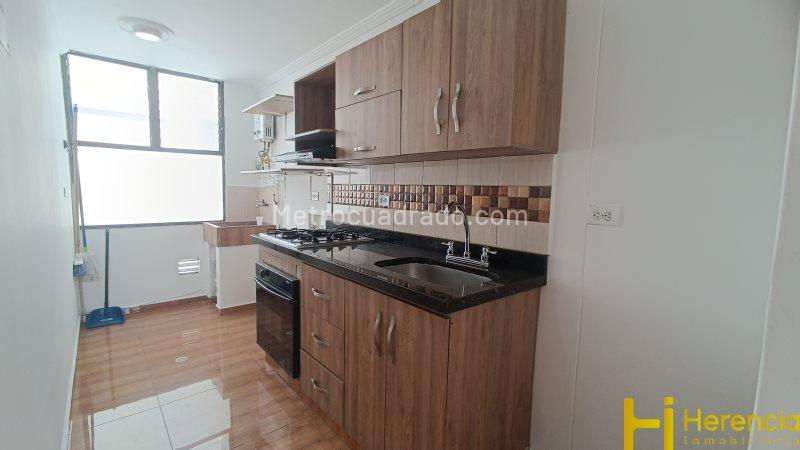 Spacious 3BR Apartment in La Floresta - 8