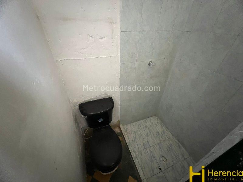 Commercial House in Prime Location in Prado - 4
