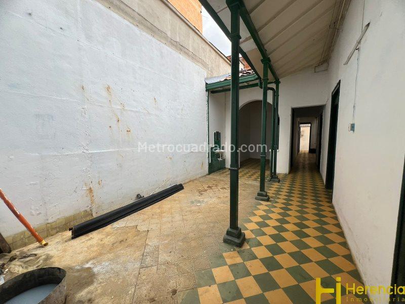 Commercial House in Prime Location in Prado - 8