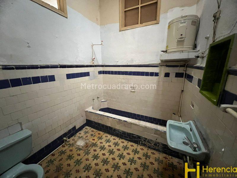 Commercial House in Prime Location in Prado - 9