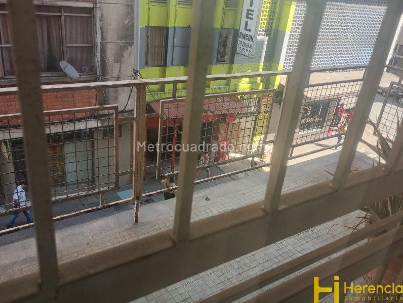 Apartamento de 4 Alcobas en Medellín Centro cerca al Hotel Nutibara - 6