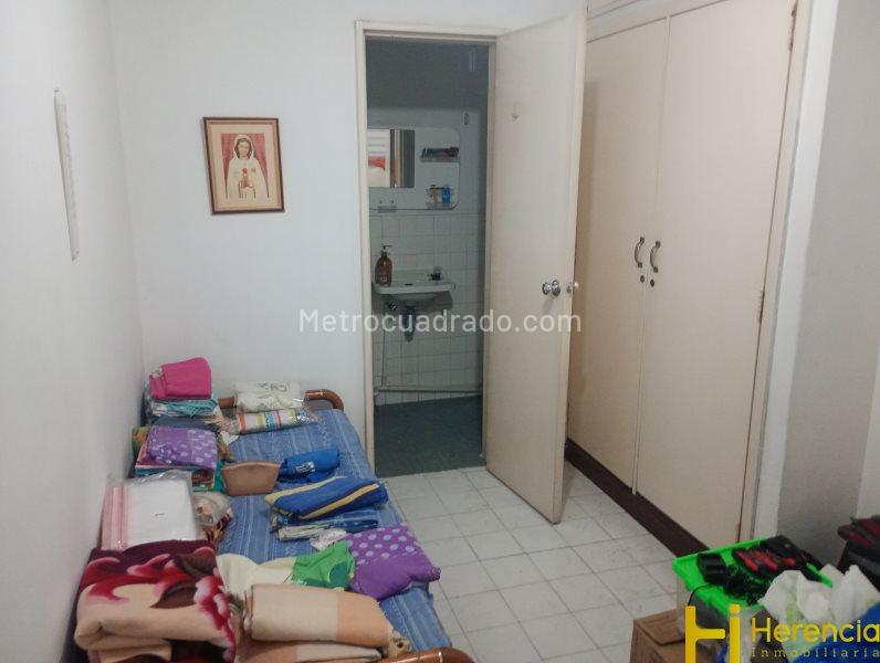 Apartamento de 4 Alcobas en Medellín Centro cerca al Hotel Nutibara - 7