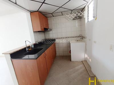 Apartamento de 2 alcobas en venta en Prado, Medellín, 52 m² · foto 2 de 20