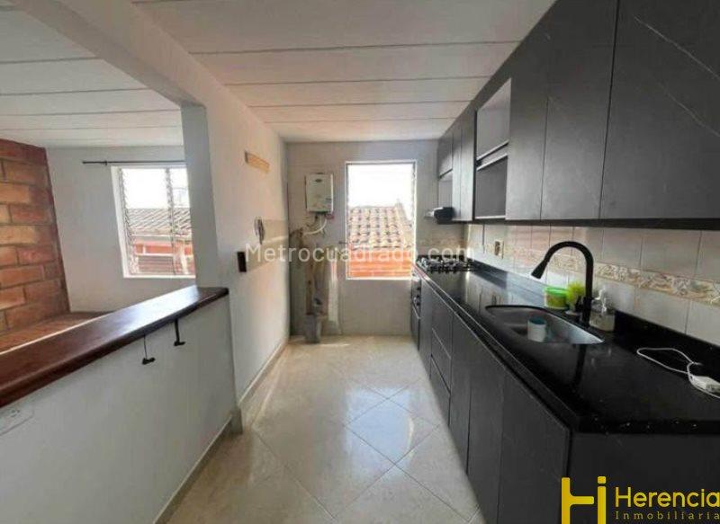 3BR House in Robledo - 2