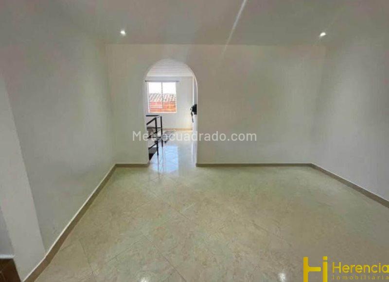 3BR House in Robledo - 3