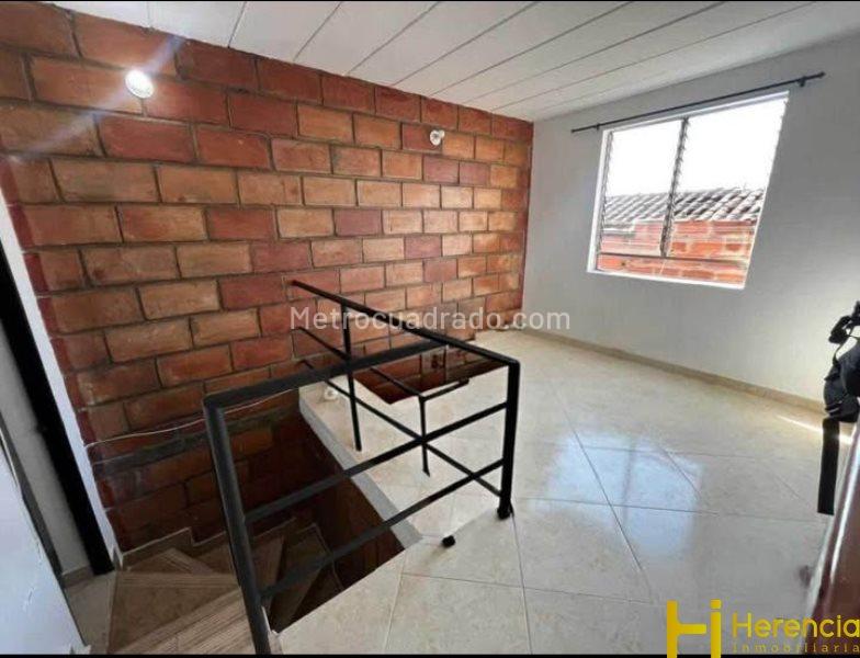 3BR House in Robledo - 5
