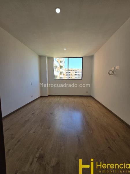 Apartamento impecable de 3 habitaciones con terraza en El Escobero - 2