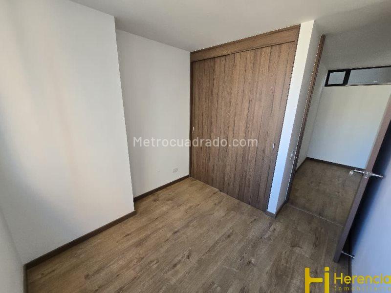 Apartamento impecable de 3 habitaciones con terraza en El Escobero - 5
