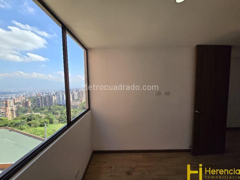 Apartamento impecable de 3 habitaciones con terraza en El Escobero - 9
