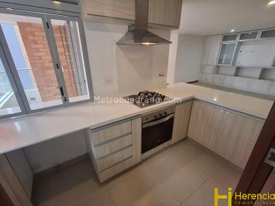 Apartamento de 2 alcobas en arriendo en Loma De Las Brujas, Envigado, 87 m² · foto 4 de 16
