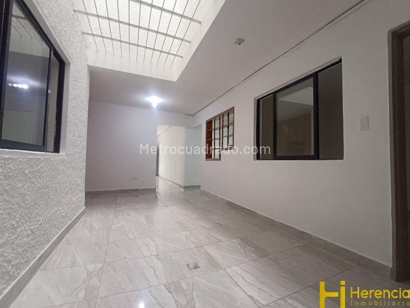 Commercial or Residential 4BR House in Belen - 3